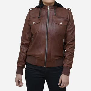 Un equilibrio perfecto de Diseño atrevido y calidad duradera en esta chaqueta de cuero genuino para mujer lista para el día a día para mujer - Product Image 6