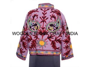 Chaqueta de Invierno para Mujer, Tejido de Pato, Bordado Suzani, Chaqueta Corta de Algodón Acolchada Hecha a Mano, Prenda Elegante - Product Image 4