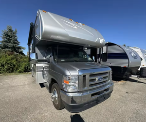 Remorque de voyage abordable en acier inoxydable Winnebago 20 pieds, 800 lb de charge utile, pour aventures familiales sur route, modèles 2023, 2022, 2021 - Product Image 1