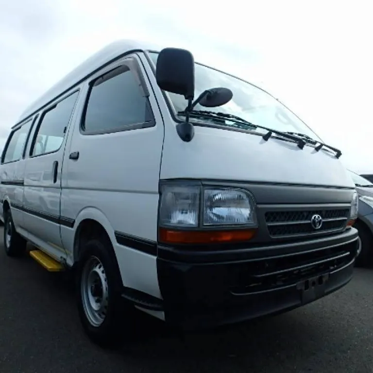 Gebrauchter Minibus 2022 Toyotaa HIACE 16-Sitzer weiße Farbe - Toyota Hiace Van