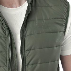 Chaqueta acolchada sin mangas personalizada para hombre con tela de lona resistente al agua con cuello levantado y logotipo frontal para ropa de invierno al aire libre - Product Image 5
