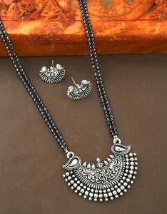 High Quality Handmade Black Beads Mangalsutra With Designer Pendant for Women at Best Prices from India - Product Image 2
