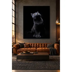 Impression sur toile de chat gris Fida regardant vers le haut sur fond noir - Product Image 3