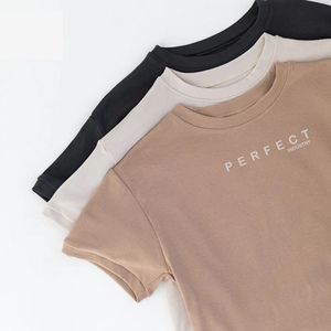 Camisetas 100% algodón con logotipo personalizado para niños, camisetas informales para niños pequeños con bolsillo, camisetas sólidas de manga corta para niños para el verano - Product Image 5