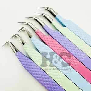 Pinzas de Precisión de Acero Inoxidable Sostenible con Logotipo de Visón, Punta Suave para Uso en Pestañas y Manicura, Agarre Suave - Product Image 5