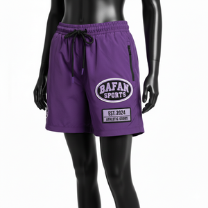 Shorts cortavientos para mujer, tela de nailon premium, color morado sólido, estilo urbano, logotipo bordado en chenilla, shorts personalizados para mujer - Product Image 4
