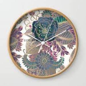 Relojes de pared de madera decorativos de Estilo Vintage rústico con patrones ornamentados y acabados envejecidos perfectos para cocinas - Product Image 4