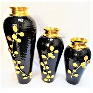 Jarrón de Flores Blanco de Aluminio Art Deco de Diseño Único y Moderno para Decoración de Mesa en Hogar, Bodas y Eventos, Ecológico - Product Image 5