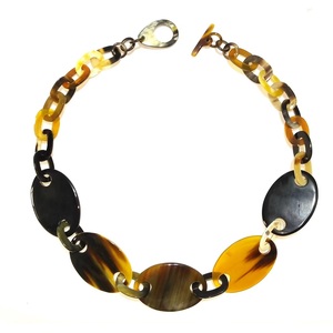 Collar de Eslabones Gruesos para Mujer, Cadena de Cuerno de Búfalo Natural, Joyería de Moda Moderna Hecha a Mano y Ecológica para Bodas - Product Image 3