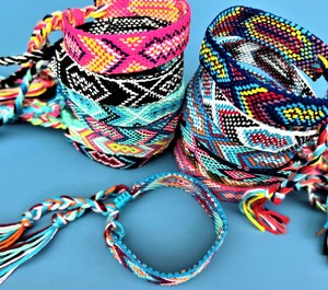 Pulseras anchas de cuerda de colores étnicos | Pulsera gruesa de cuerda plana de verano/playa - Product Image 1