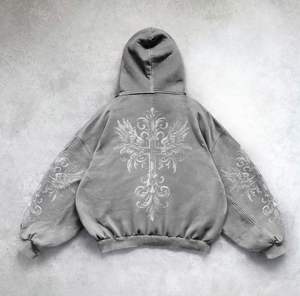 Sweats à capuche personnalisés OEM de qualité pour hommes 450 à 500 GSM broderie en détresse sweats à capuche lourds vêtements pour hommes vêtements - Product Image 4