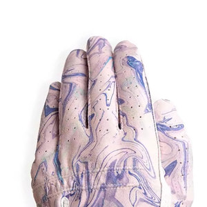 ถุงมือหนังแท้สำหรับมือซ้ายและมือขวา ดีไซน์โดดเด่น คุณภาพสูงสุด ถุงมือกอล์ฟ รับสกรีนโลโก้ - Product Image 2