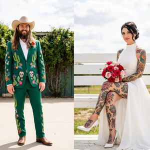 Traje de Boda Bordado Estilo Vaquero Verde para Hombre, Blazer y Pantalones con Diseño Floral de Calavera - Product Image 1