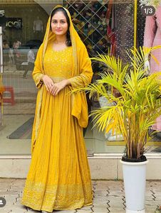 Vestido de Georgette de zorro puro con pantalón y conjunto de Dupatta perfecto para fiesta de boda y ropa festiva traje elegante para mujeres y niñas - Product Image 3