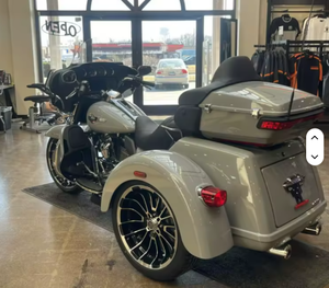 Recién llegado: Tri Glide Ultra 2025, nueva motocicleta triciclo lista para exportar a todo el mundo - Product Image 1