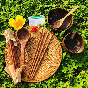 Baguettes Traditionnelles Asiatiques Réutilisables en Bambou, Sculptées à la Main, en Bois Naturel, Écologiques, Idéales pour Cadeau - Product Image 2