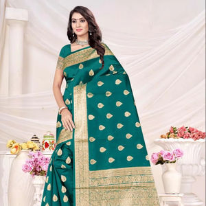 La dernière collection de saris à la mode de Gargie Ronisha vêtements indiens et pakistanais en gros - Product Image 6