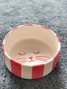 Deep Ceramic Pet <b>Bowl</b> For Cats That Helps Prevent Food Spills While Providing Stress Free Comfortable Mealtime Routine - Product Image 6