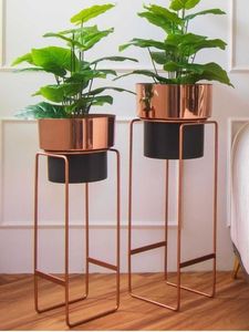Support à fleurs moderne en métal avec finition cuivrée pour plantes vertes d'intérieur, design minimaliste, décoration intérieure - Product Image 3