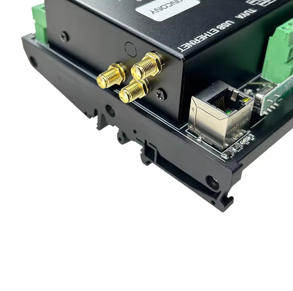 Módulo Relé Kincony A32 Pro 32CH com Ethernet, 4G e Dimmer LCD