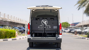 Toyota Hiace HR Bus Van Usato 2024, Guida a Sinistra, Fari a LED, 5 Posti, Veicolo per Trasporto Aziendale - Product Image 5