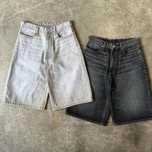 Vente en gros de shorts streetwear d'été taille haute baggy cargo jeans pour hommes style décontracté décorations diamantées fermeture éclair - Product Image 3