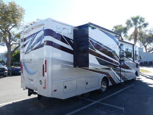 1F66F5DN9R0A00381 Nouveau camping-car de luxe classe A 2025 avec moteur à essence et intérieur spacieux à extension coulissante - Product Image 2