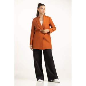 Blazer de Negocios WM-JKT-WS25-252, Corte Regular, Cierre de un Botón, Decoración con Bordado de Cristales, Terciopelo de Lana, Estampado Liso Largo - Product Image 4