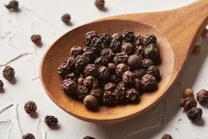 Poivre noir et piment 100% naturels certifiés ISO de haute qualité, 550GL, séchés, bruts, épices uniques, herbes en poudre - Product Image 3