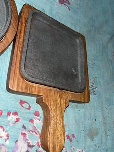 Plaque chauffante en fer et en bois de forme ovale pour accessoires de cuisine plaque grésillante de qualité supérieure - Product Image 5