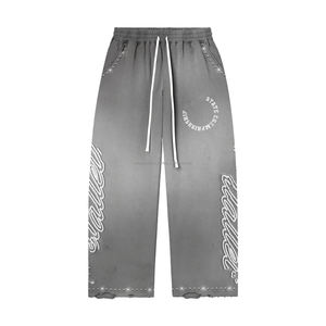 Pantalones Deportivos de Felpa de Algodón Grueso de Alta Calidad, 360 GSM, Tela Suave Premium, Color Rojo, Estampado Teñido en Prenda, Logotipo con Pedrería - Product Image 3