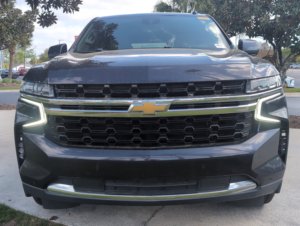 Chevrolet Tahoe LS V8 5.3L AWD d'occasion propre 2023 - Product Image 2