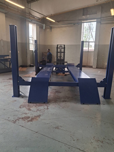 Elevador Hidráulico de 4 Postes y 4 Cilindros para Autos, Capacidad de 3000 kg, Certificado CE, Equipo de Garaje, Centro de Reparación de Autos en Venta - Product Image 5