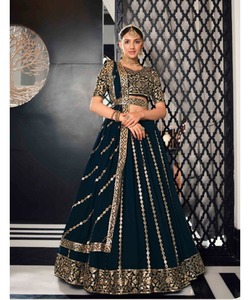 Lehengacholi แต่งงานเจ้าสาวสำหรับผู้หญิงกำมะหยี่สีแดงปักเลื่อมและทำงาน - Product Image 3