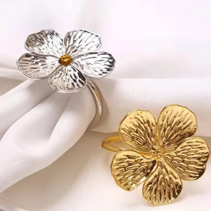 Servilleteros florales hechos a mano finos, soportes de diseño intrincado para mejorar las presentaciones de mesa en eventos solo a precios al por mayor - Product Image 1