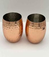 Handgemaakte koperen klassieke wijnglazen, elegant gegraveerd, gehamerde afwerking, milieuvriendelijk, lichtgewicht, accessoires voor thuis, keuken, eetkamer en bar.