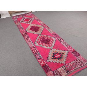 Tapis turc vintage 2,9 x 10,2 pieds, tapis de couloir, tapis en laine rouge Herki - Product Image 1
