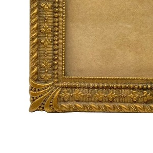 กรอบรูปโลหะดีไซน์ราชวงศ์สีทองทำด้วยมือตกแต่งอย่างมีสไตล์สำหรับตกแต่งผนังหรือแสดงบนโต๊ะในบ้านหรือสำนักงาน - Product Image 4