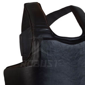 Protection corporelle de boxe professionnelle, protège-poitrine en cuir de vache pour MMA, karaté, taekwondo, équipement d'entraînement avec logo personnalisé - Product Image 5