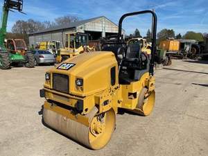 Top utilisé 4ton manuel rouleau de route Caterpillar CB 2.7 avec une grande remise pour les Offre Spéciale - Product Image 3