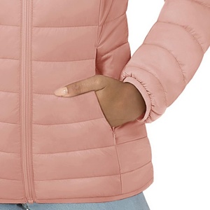 Veste matelassée élégante pour femmes, design personnalisé, mode d'hiver, décontractée, col montant, coupe-vent, fermeture éclair, fabricant direct d'usine - Product Image 5