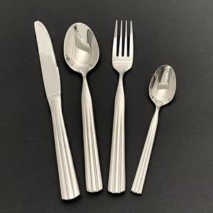 Wholesale Custom Hotel Restaurant Sliverware Mirror Polish Stainless Steel Flatware Spoons Forks and <b>Knives</b> Cutlery <b>Set</b> - Product Image 5