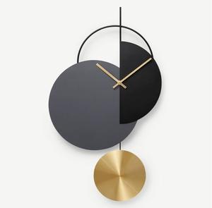 Horloge murale en métal de luxe légère Art décoratif Art mural moderne suspendu Maison Bureau Hôtel Restaurant Salon Décoration murale - Product Image 1