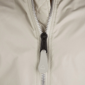 Chaqueta bomber de satén de seda rosa y blanco de alta calidad para hombres y mujeres chaqueta bomber acolchada de satén en nueva moda y nuevo estilo - Product Image 3