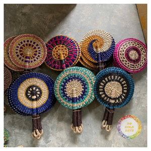 Éventail en herbe de mer tissé à la main, écologique, avec forme portable, adapté aux événements sur le thème tropical, cérémonie en plein air - Caryln - Product Image 1