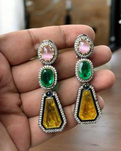 Boucles d'oreilles élégantes en diamant zircon Boucles d'oreilles élégantes pour femmes à la mode avec pierre zircon pour les fêtes - Product Image 2