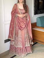 Elegante y Moderno Conjunto de Plazzo con Top de Seda Texturizada, Bordado Pesado con Lentejuelas y Dupatta a Juego, Ideal para Fiestas de Verano