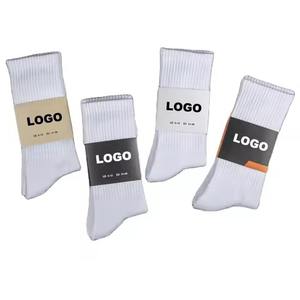Fabricant pakistanais vente en gros de chaussettes de sport personnalisées en coton tricoté à la mode de luxe pour hommes et femmes - Product Image 5