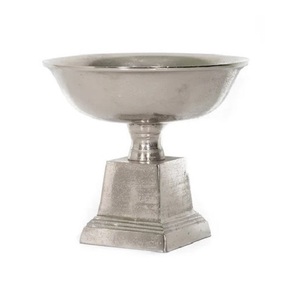 Cuenco decorativo de frutas de diseñador de Metal de aluminio fundido hecho a mano - Product Image 1