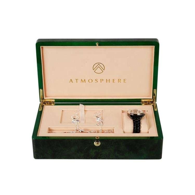 สีเขียว